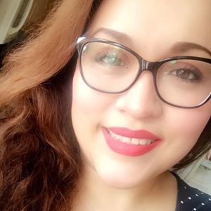 Meet your Posher, Claudia